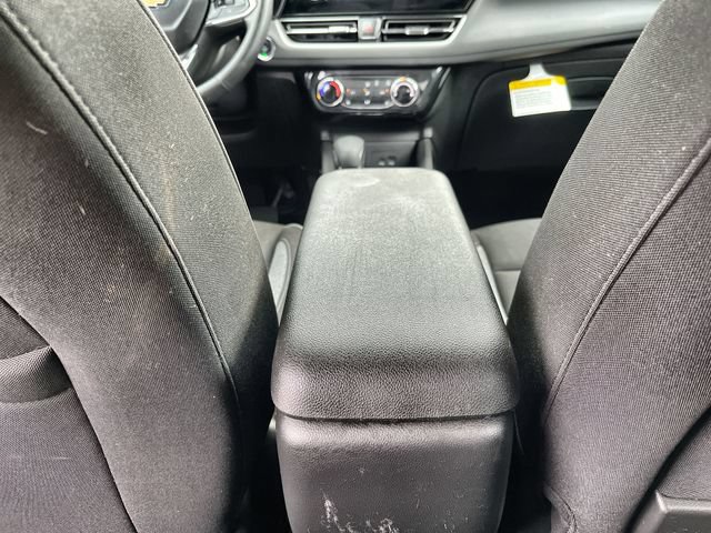 Used 2025 Chevrolet TrailBlazer LT w/ LT Cold Weather Package AWD/4WD image 21