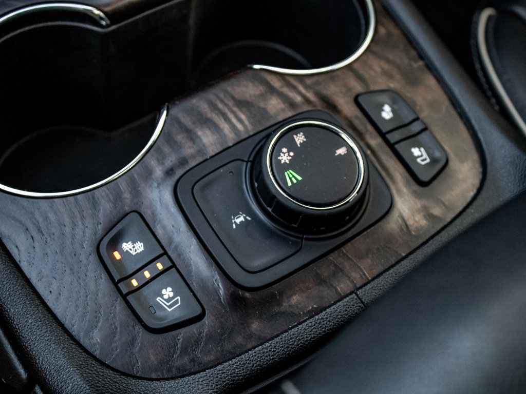 Used 2020 GMC Acadia Denali w/ Technology Package image 36