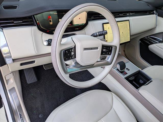 New 2026 Land Rover Range Rover Long Wheelbase SE image 3