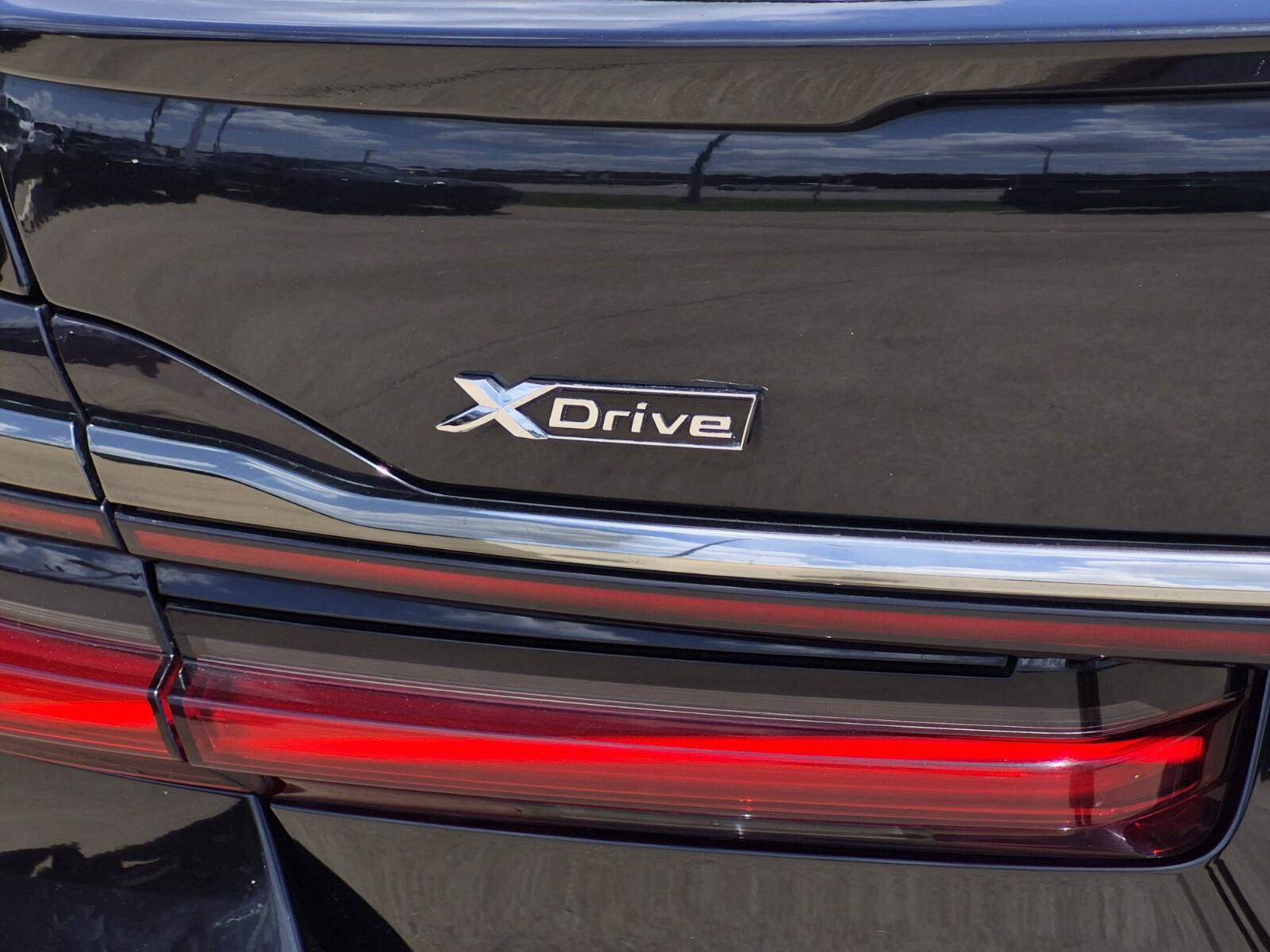 Used 2022 BMW 750i xDrive w/ Executive Package AWD/4WD image 11