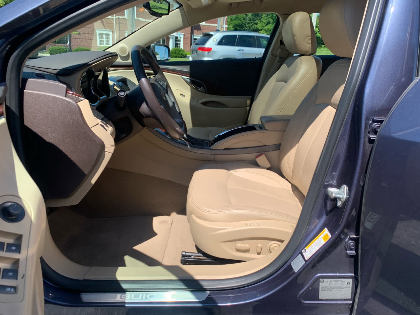 Used 2013 Buick LaCrosse Leather w/ Driver Confidence Package FWD image 11