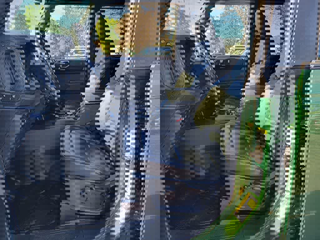 Used 2025 Ford Bronco Badlands image 12