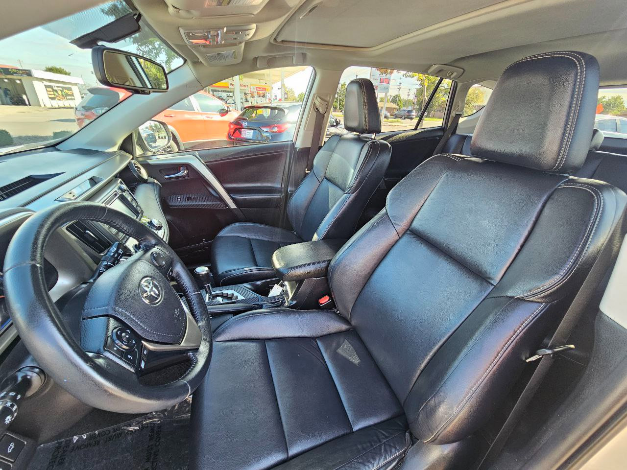 Used 2015 Toyota RAV4 Limited image 13