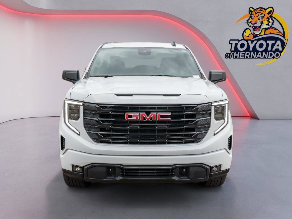 Used 2024 GMC Sierra 1500 Elevation image 2