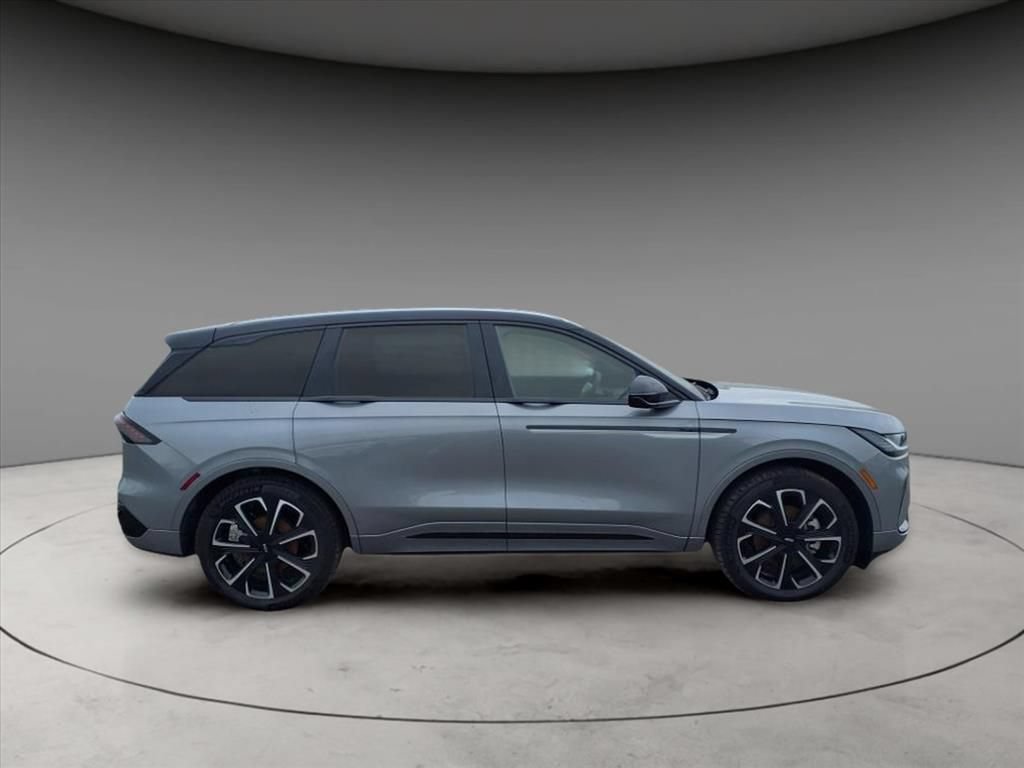 New 2025 Lincoln Nautilus Reserve AWD/4WD image 9