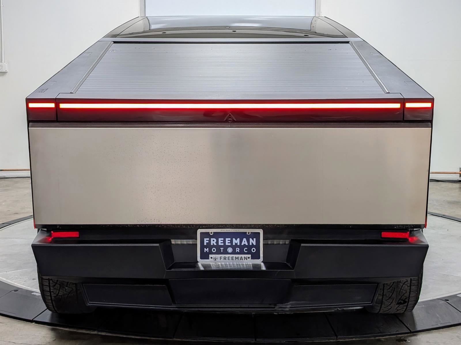 Used 2025 Tesla Cybertruck AWD Crew Cab image 6