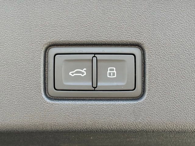 Used 2024 Audi Q4 e-tron Prestige w/ Black Optic Package AWD/4WD image 17