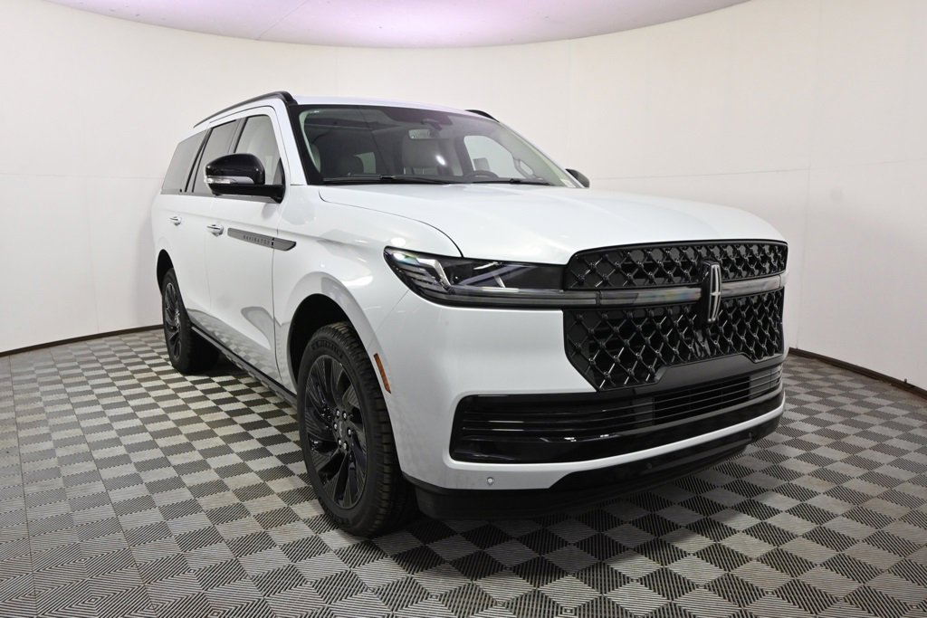 New 2026 Lincoln Navigator Reserve w/ Jet Appearance Package image 9