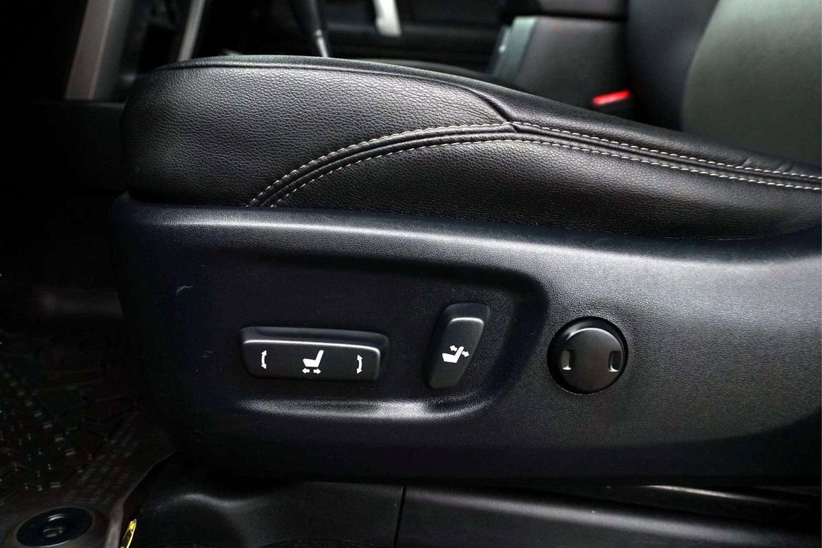 Used 2021 Toyota 4Runner SR5 Premium AWD/4WD image 17