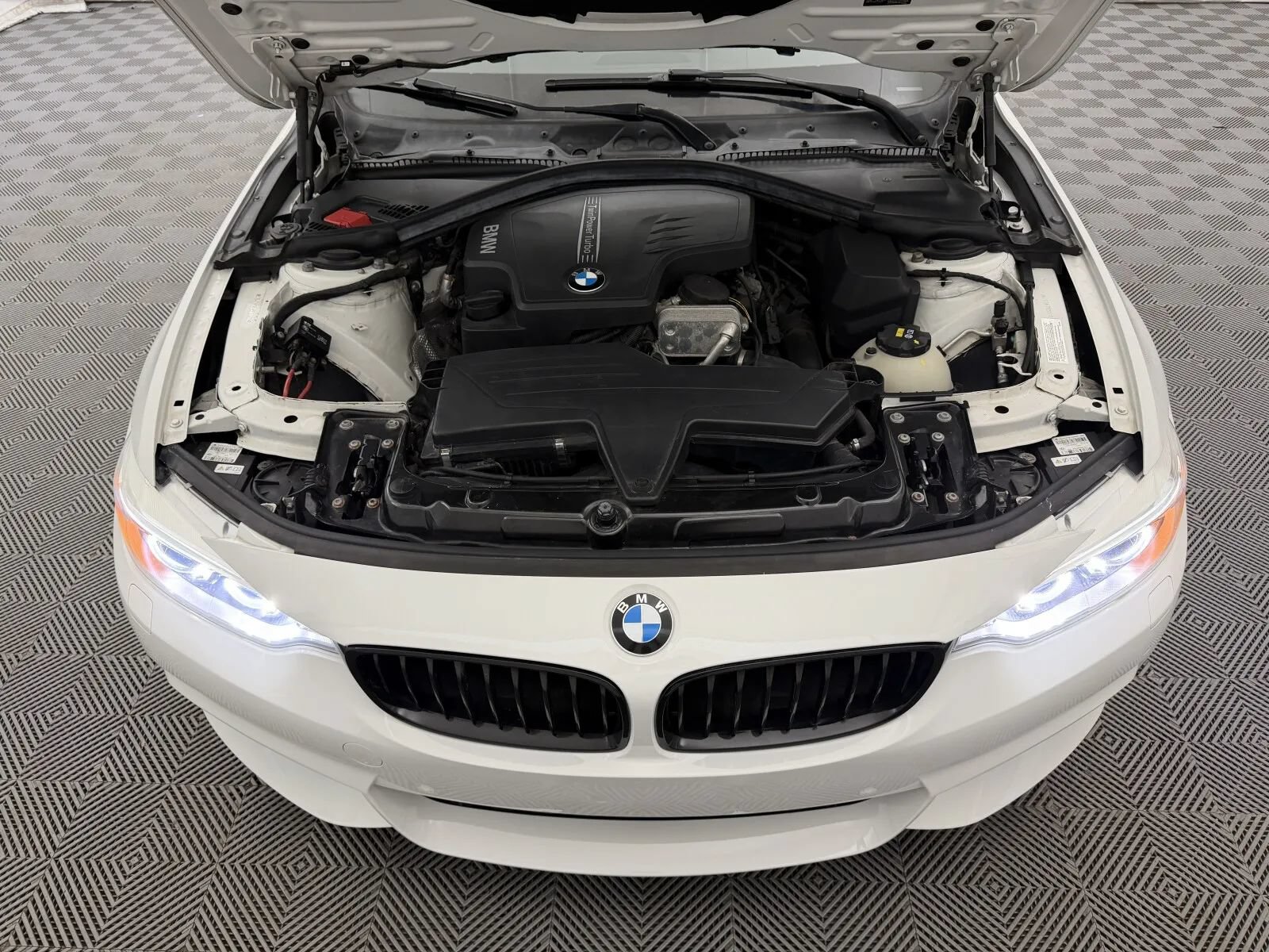 Used 2015 BMW 428i xDrive Coupe AWD/4WD image 32