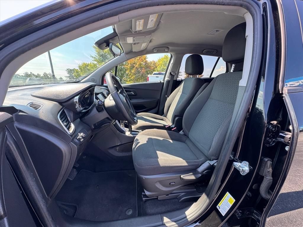 Used 2020 Chevrolet Trax LS w/ Tint and Cruise Package FWD image 14