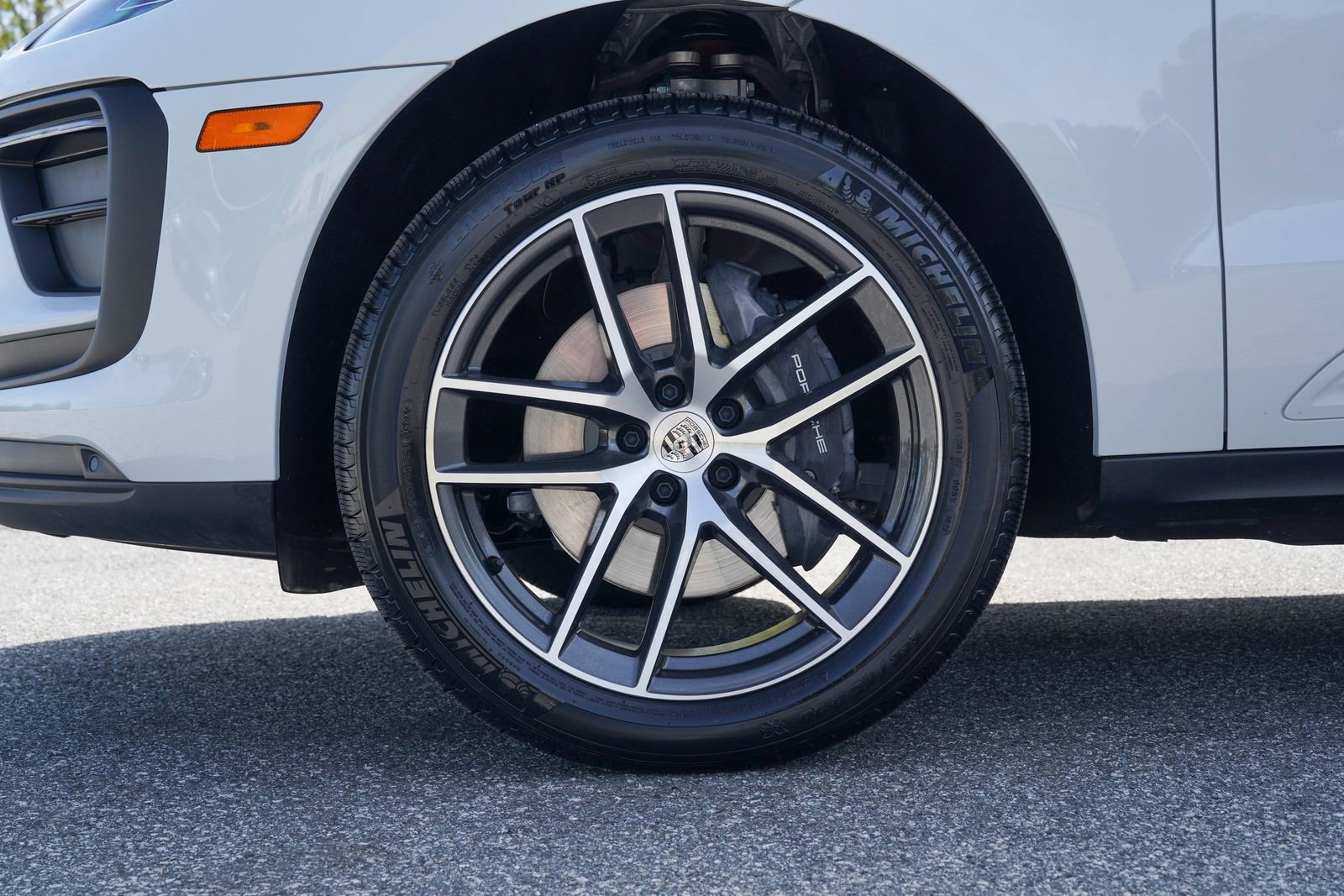 Certified 2025 Porsche Macan image 11