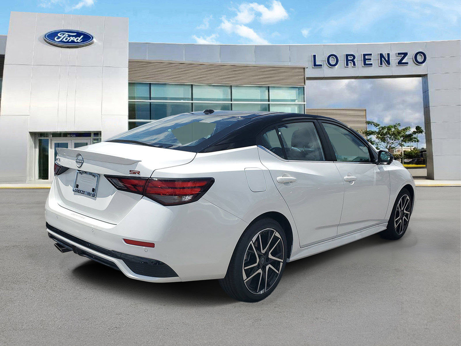Used 2025 Nissan Sentra SR w/ SR Premium Package FWD image 4