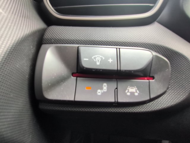 Used 2020 Hyundai Veloster Turbo FWD image 32
