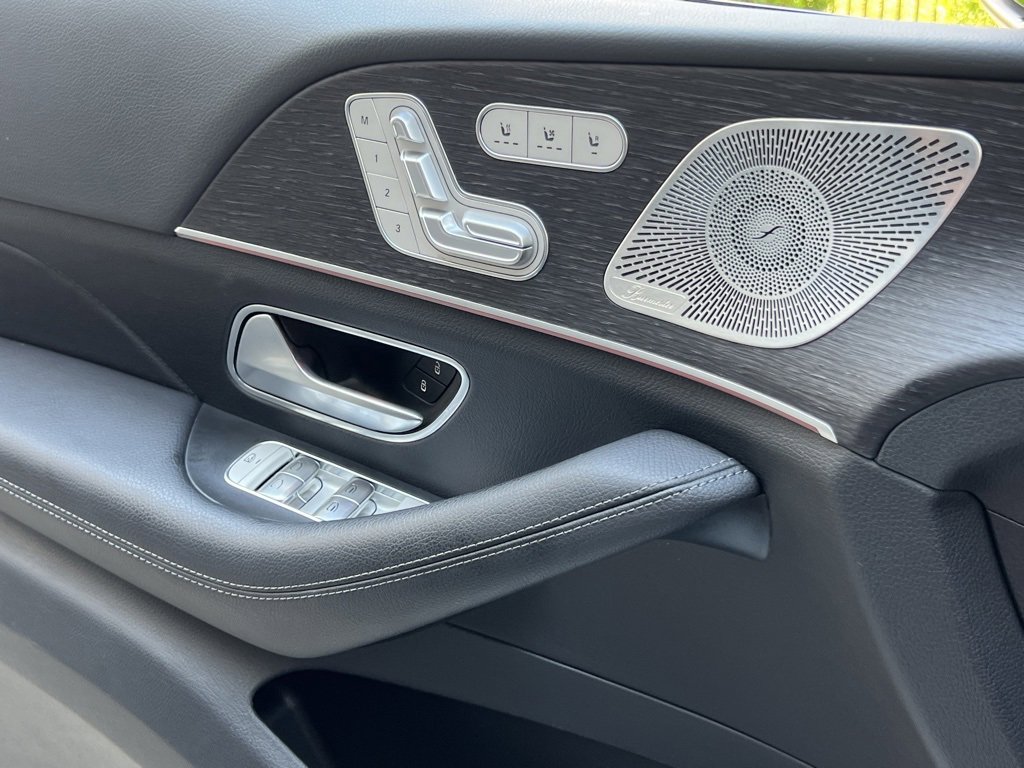 Used 2022 Mercedes-Benz GLS 580 4MATIC image 32