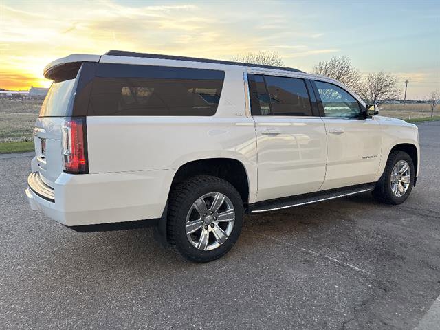 Used 2018 GMC Yukon XL SLT w/ Open Road Package image 4