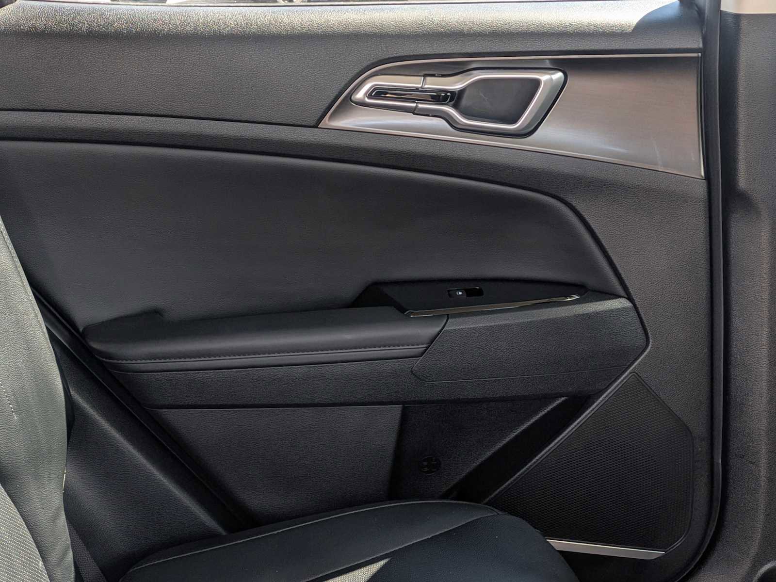 Used 2025 Kia Sportage EX image 23