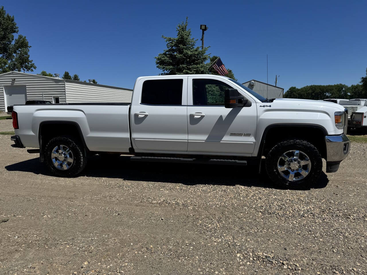 Used 2018 GMC Sierra 2500 SLE w/ SLE Fleet Preferred Package AWD/4WD image 11