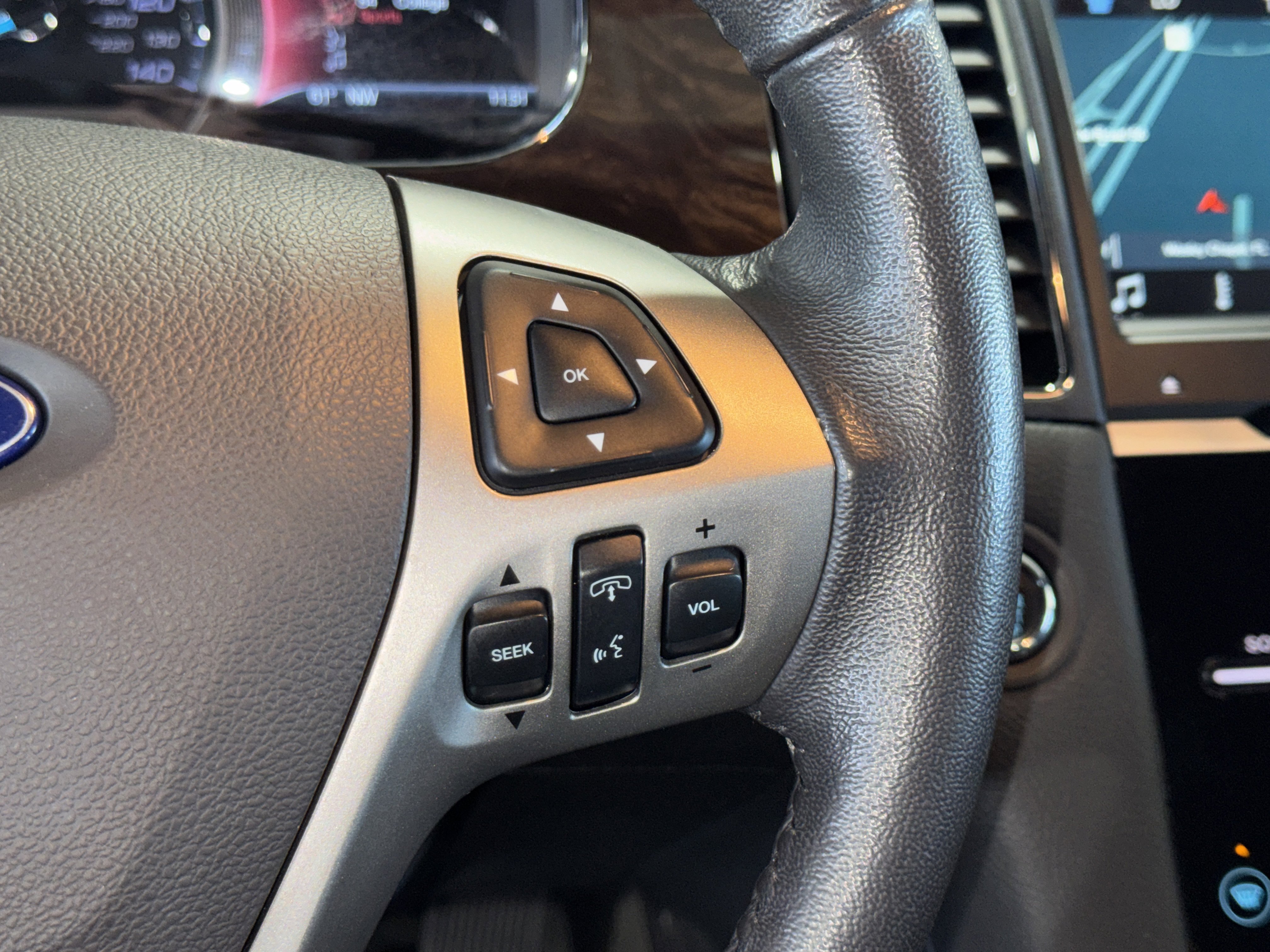 Used 2018 Ford Taurus Limited image 22