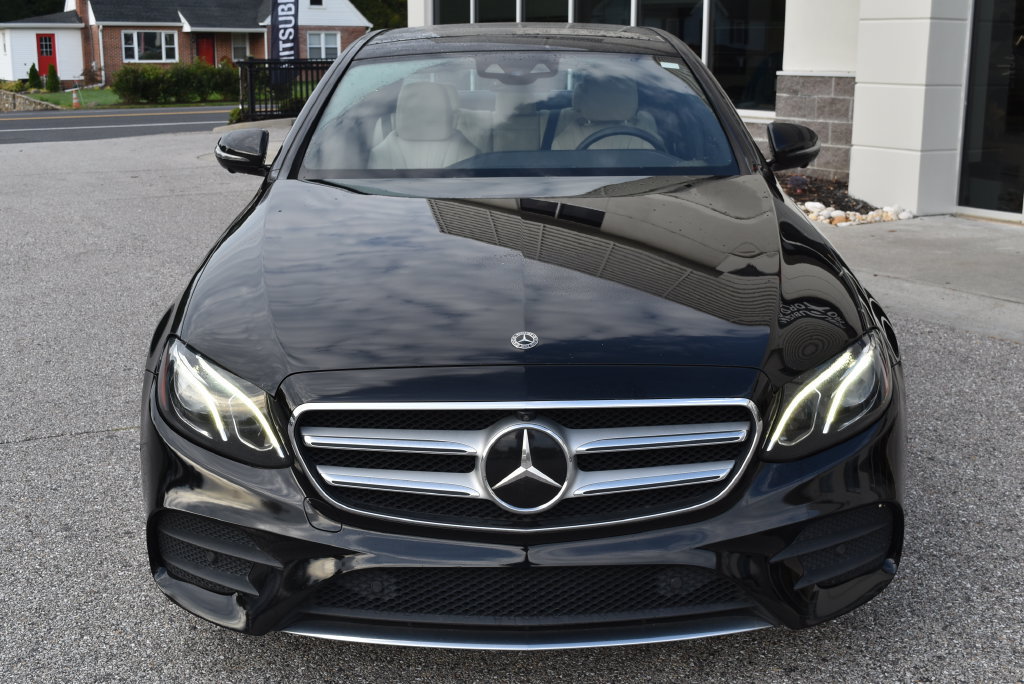 Used 2019 Mercedes-Benz E 300 4MATIC w/ Driver Assistance Package image 3