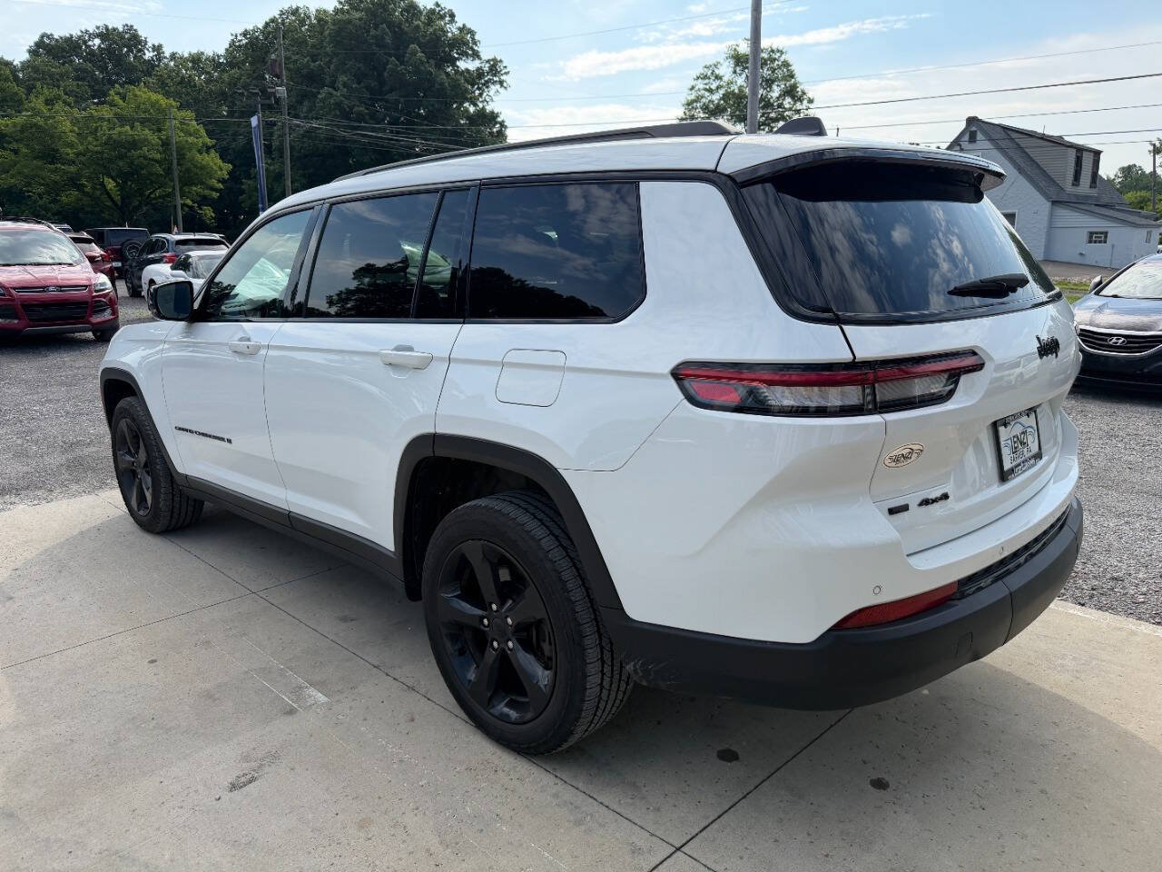 Used 2022 Jeep Grand Cherokee L Laredo AWD/4WD image 6