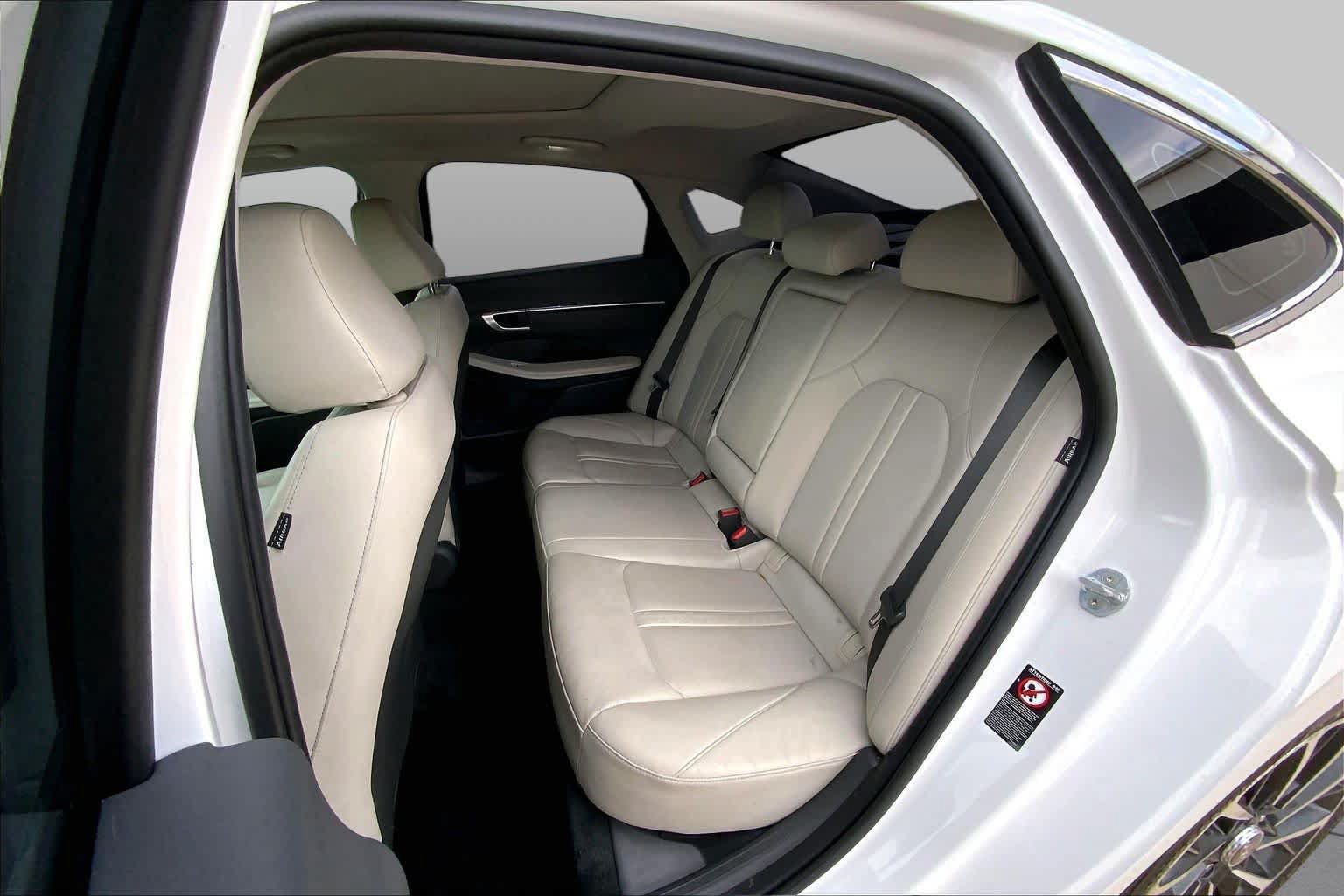 Used 2022 Hyundai Sonata Limited w/ Preferred Accessory Package FWD image 21