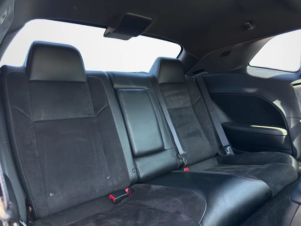 Used 2017 Dodge Challenger R/T Plus RWD image 29