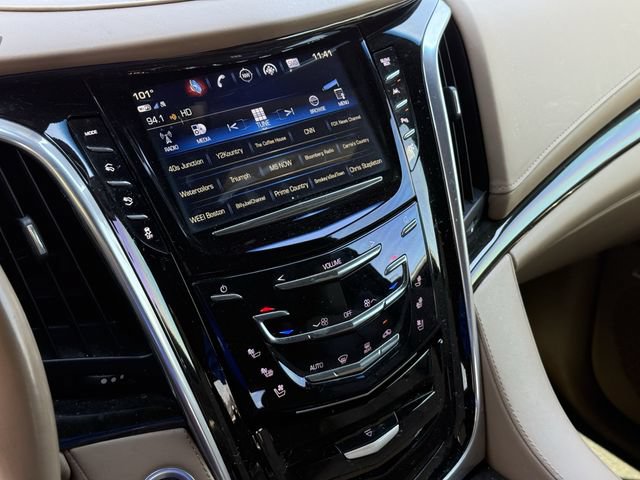 Used 2020 Cadillac Escalade Platinum RWD image 18