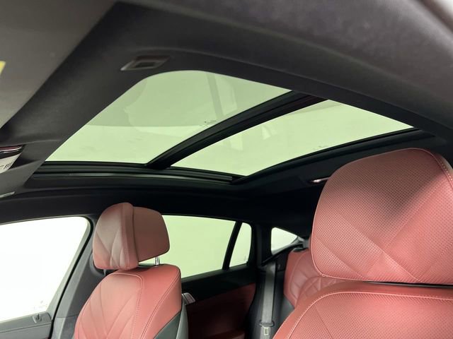 Used 2025 BMW X6 M60i w/ Parking Assistance Package image 19