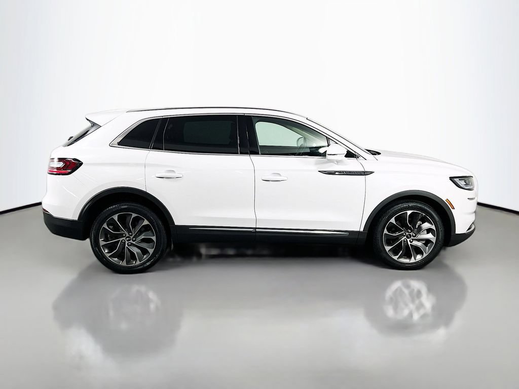 Used 2022 Lincoln Nautilus Reserve w/ Luxury Package AWD/4WD image 4