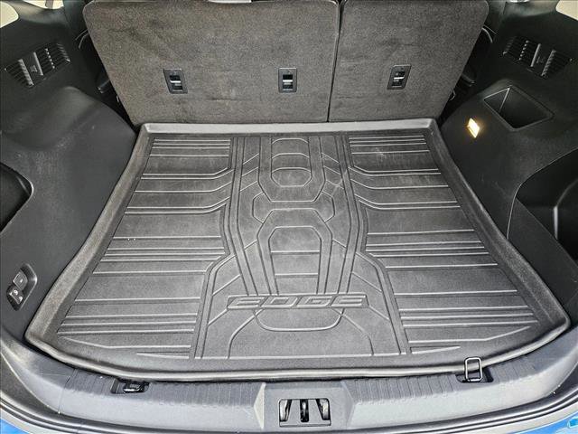 Used 2021 Ford Edge SEL w/ Convenience Package image 6