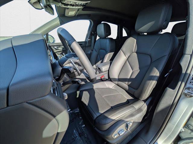 New 2025 Porsche Macan image 5