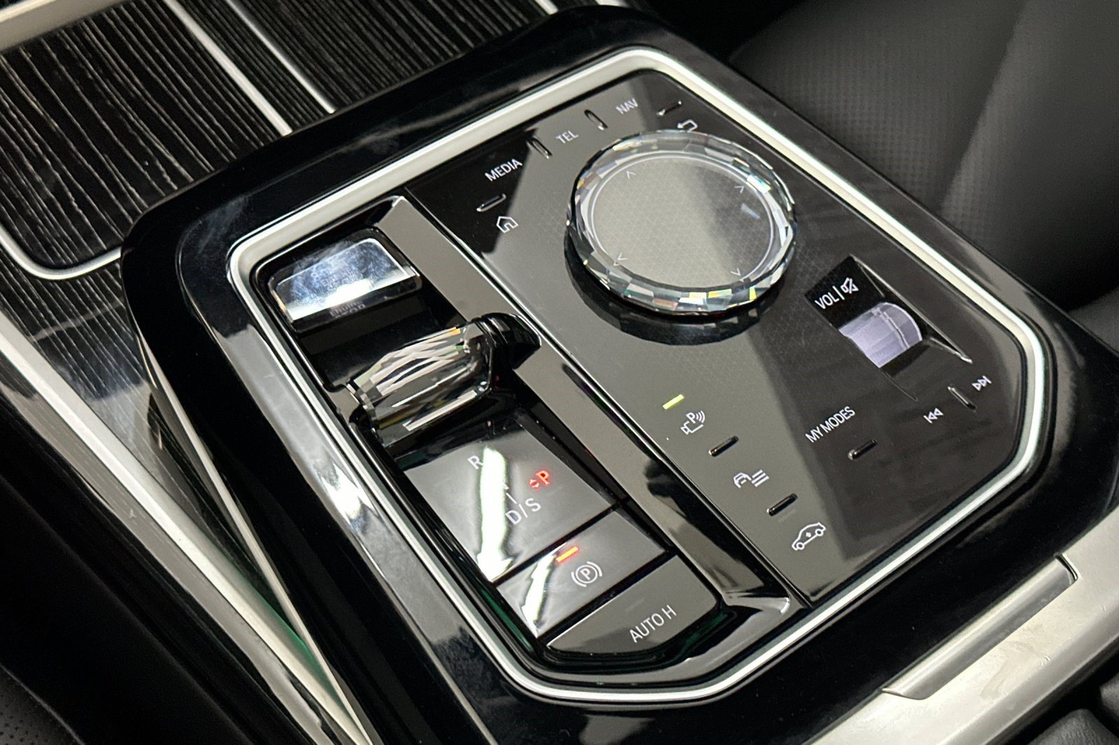 Certified 2023 BMW 740i RWD image 18