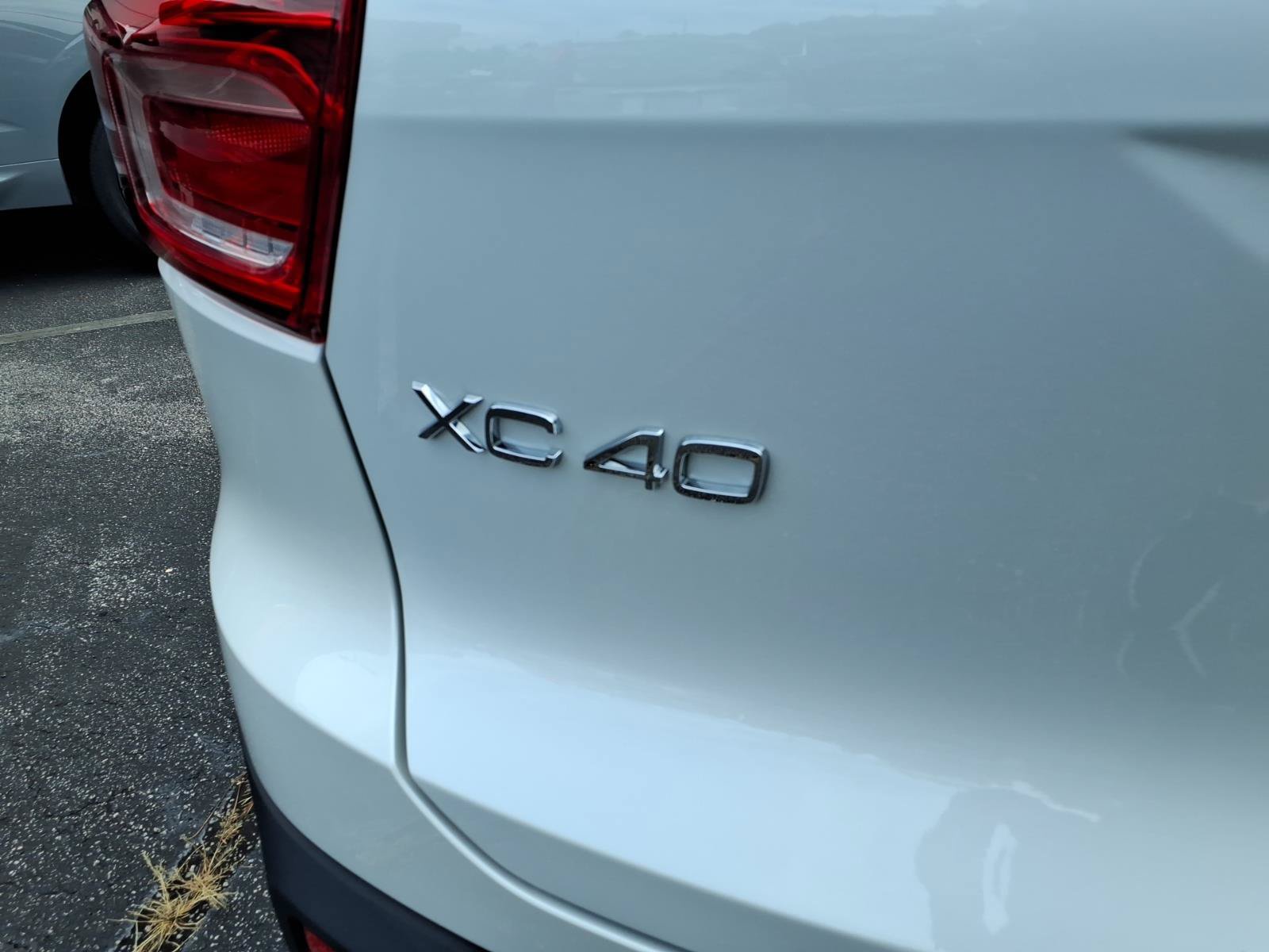 Used 2025 Volvo XC40 B5 Ultra AWD/4WD image 5