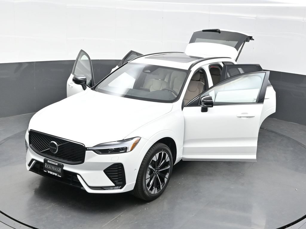 New 2026 Volvo XC60 B5 Plus w/ Climate Package PRO AWD/4WD image 39