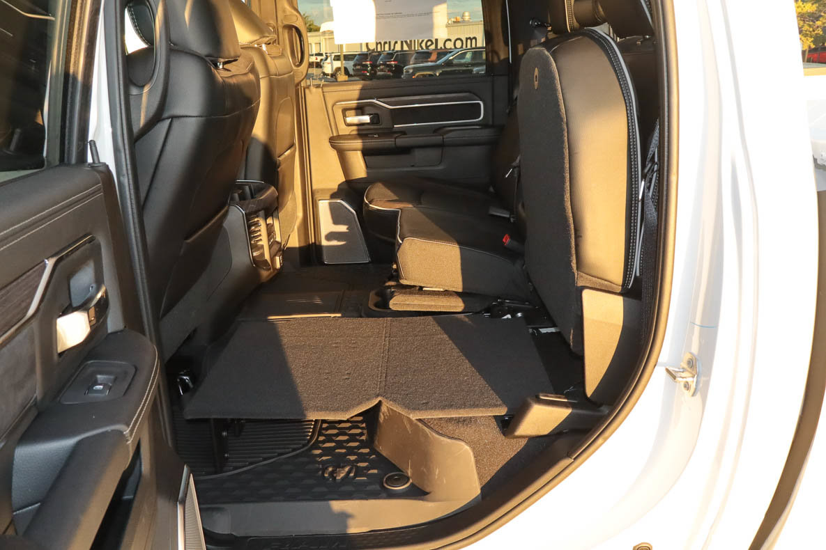 New 2027 RAM 3500 Laramie AWD/4WD image 19