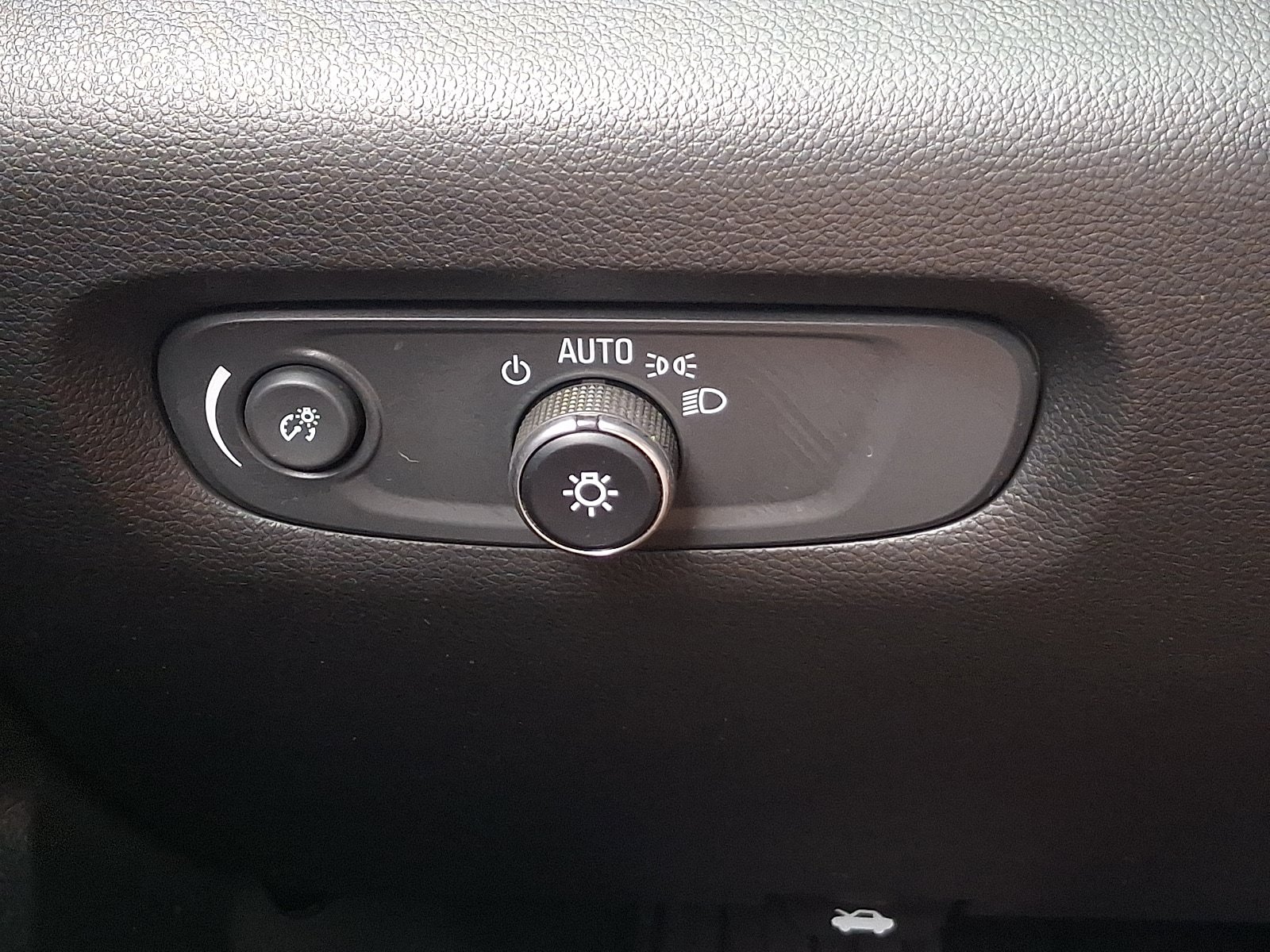 Used 2023 Chevrolet Traverse RS AWD/4WD image 25