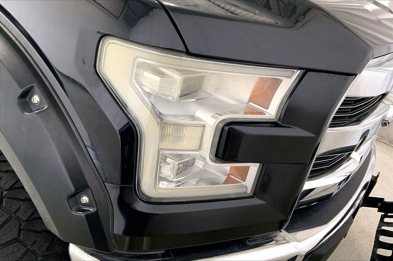 Used 2015 Ford F150 Lariat w/ Equipment Group 502A Luxury AWD/4WD image 12