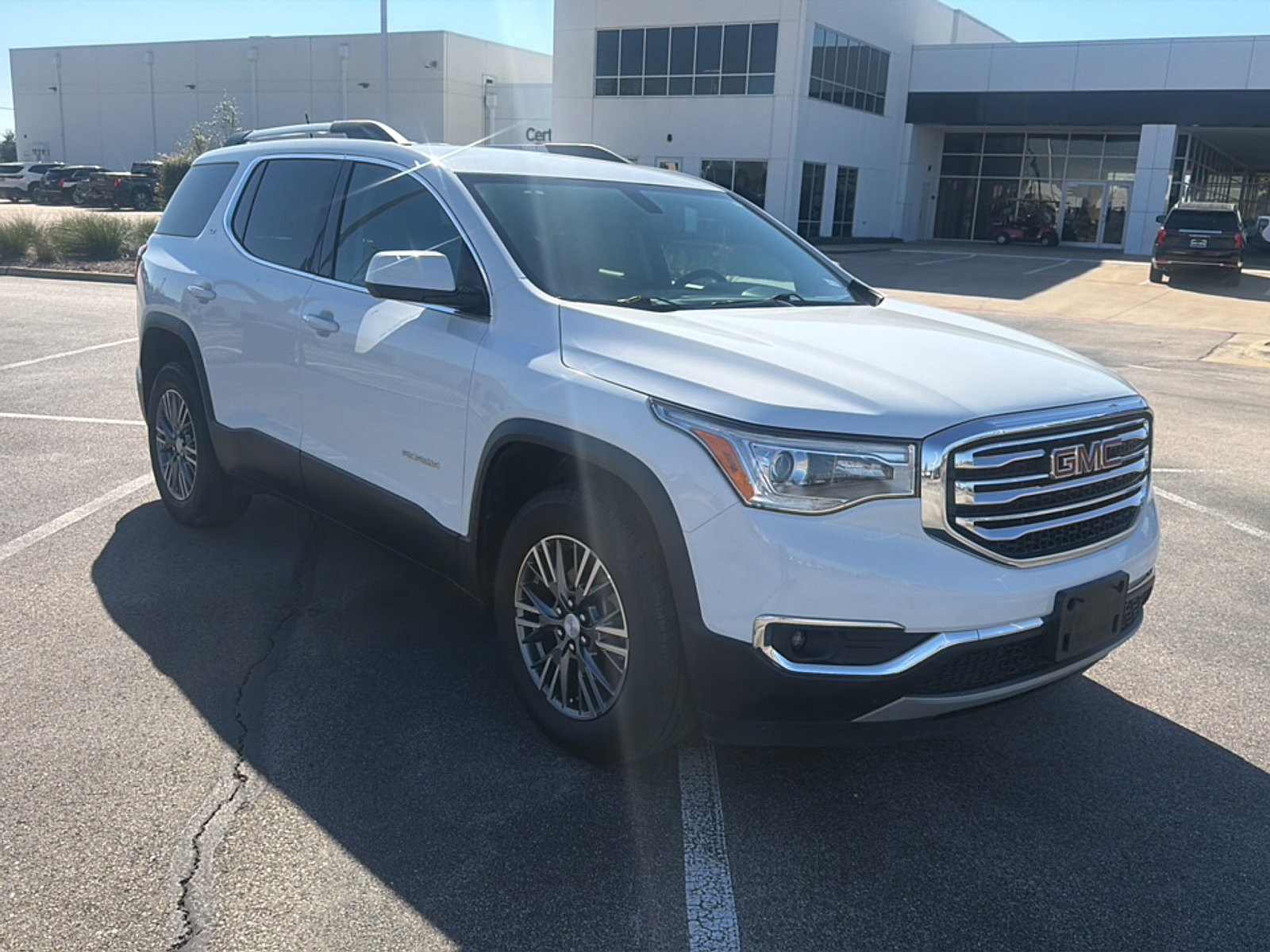Used 2019 GMC Acadia SLT image 3