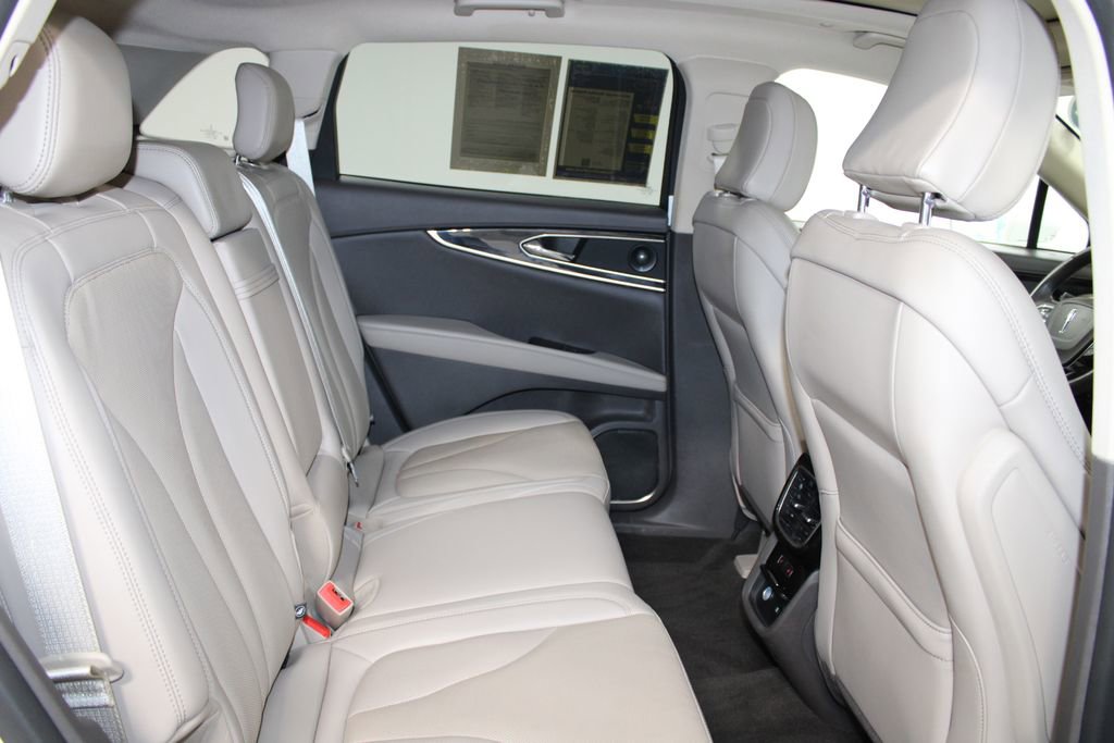 Used 2023 Lincoln Nautilus Reserve w/ Luxury Package AWD/4WD image 31