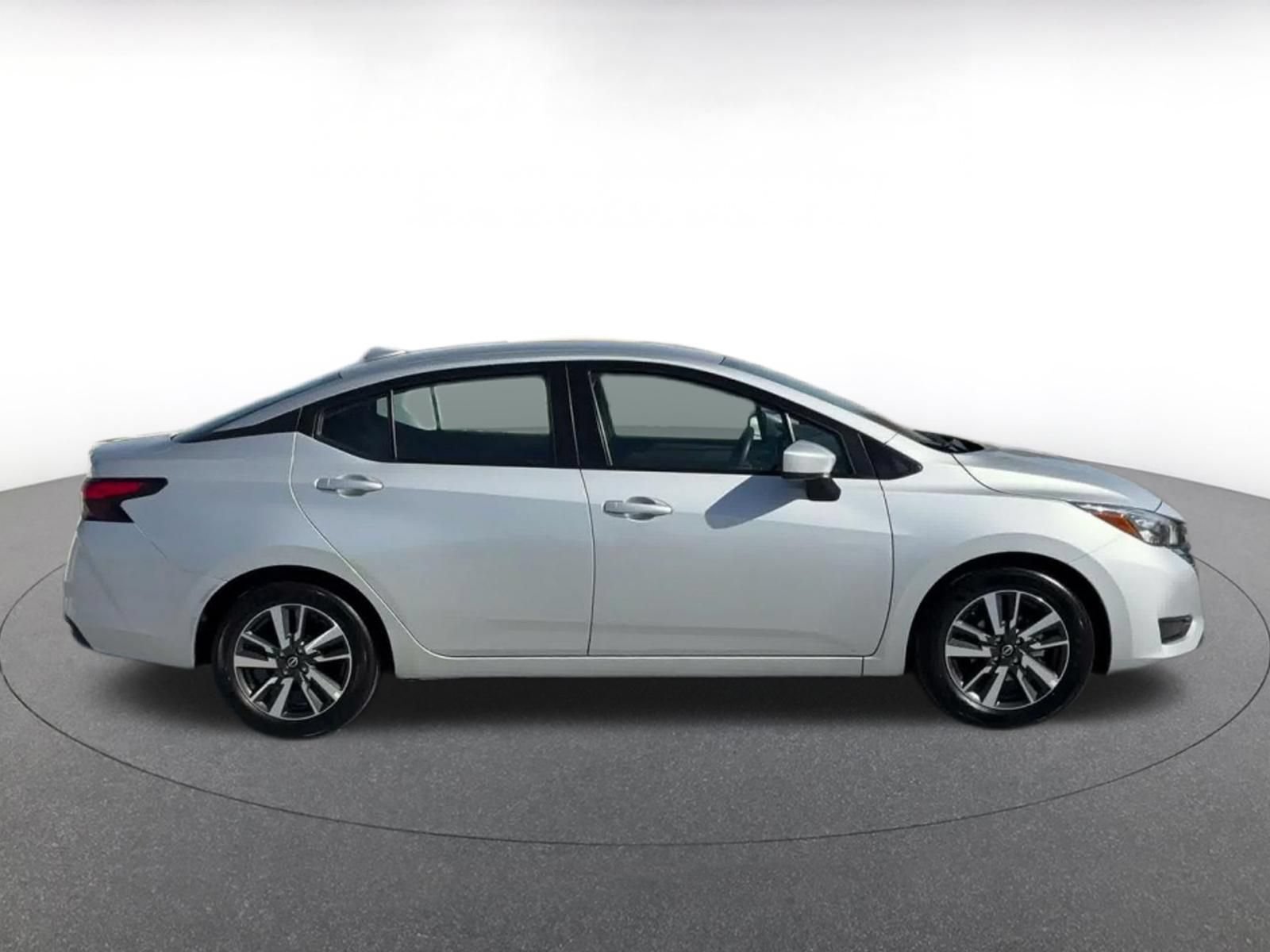 Used 2025 Nissan Versa SV FWD image 15