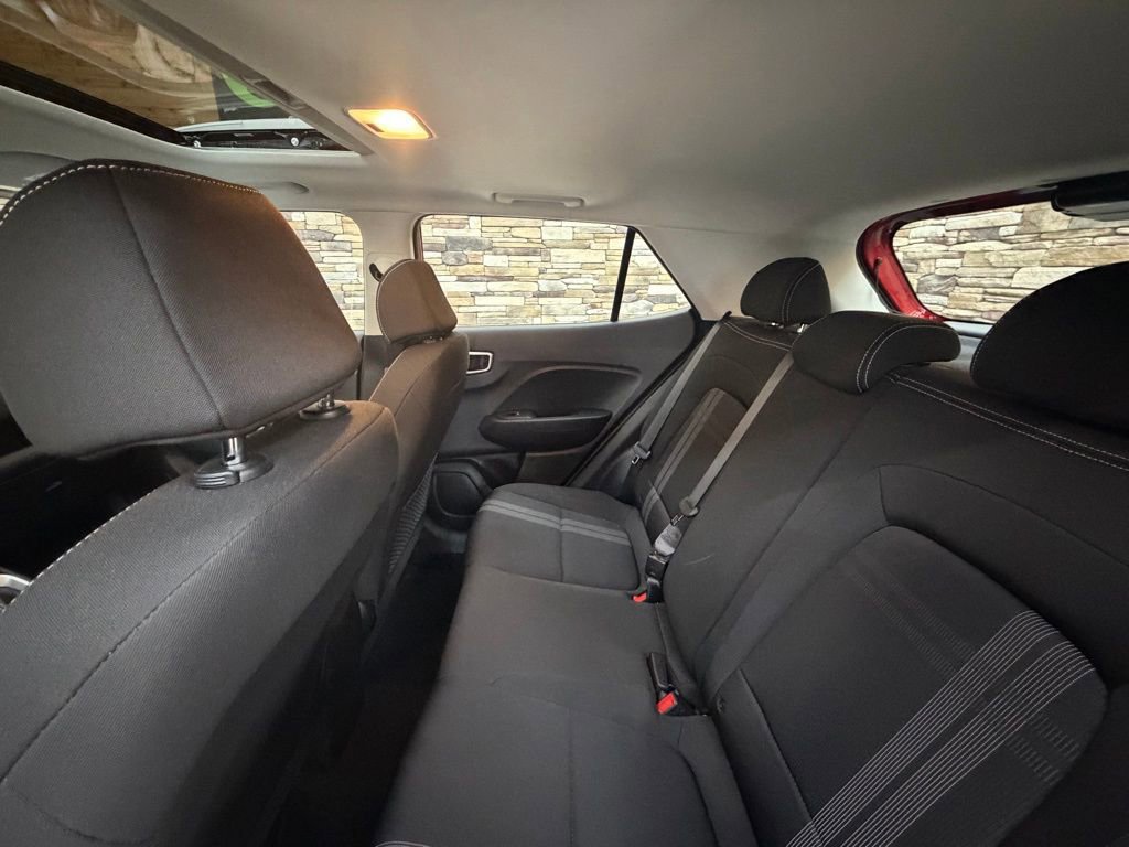 Certified 2023 Hyundai Venue SEL image 25