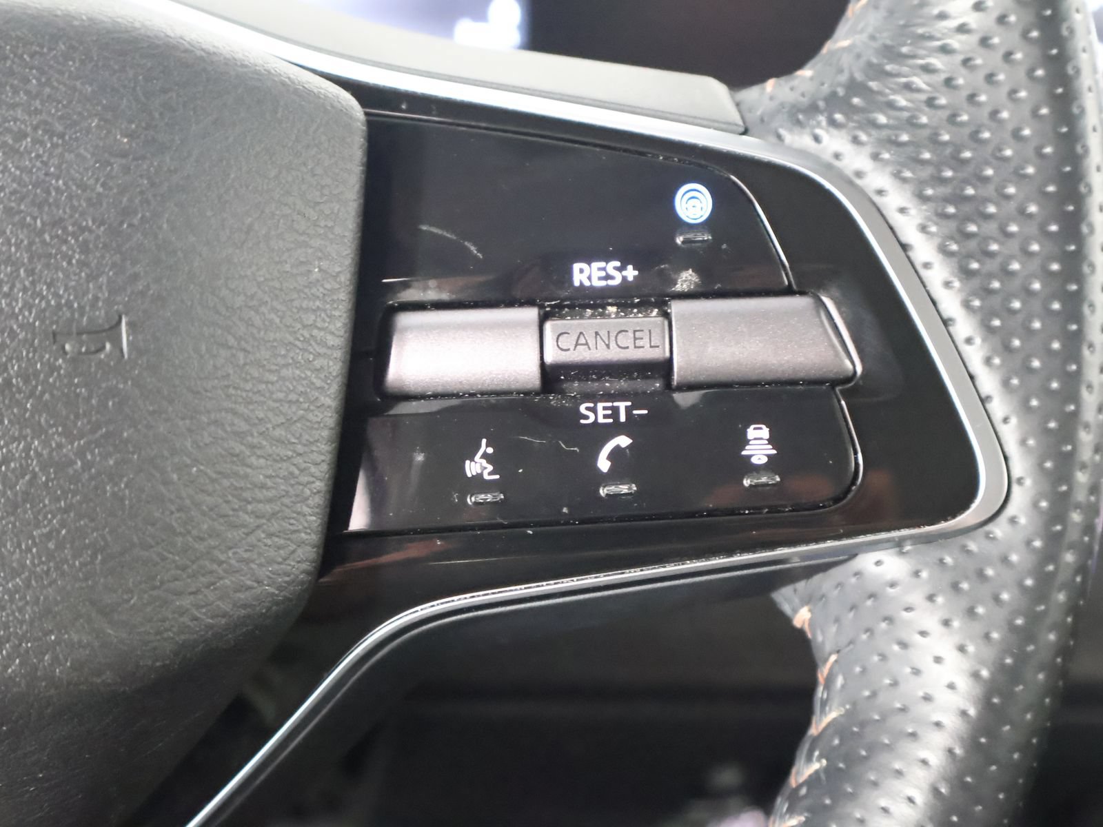 Used 2023 Nissan Ariya AWD image 36