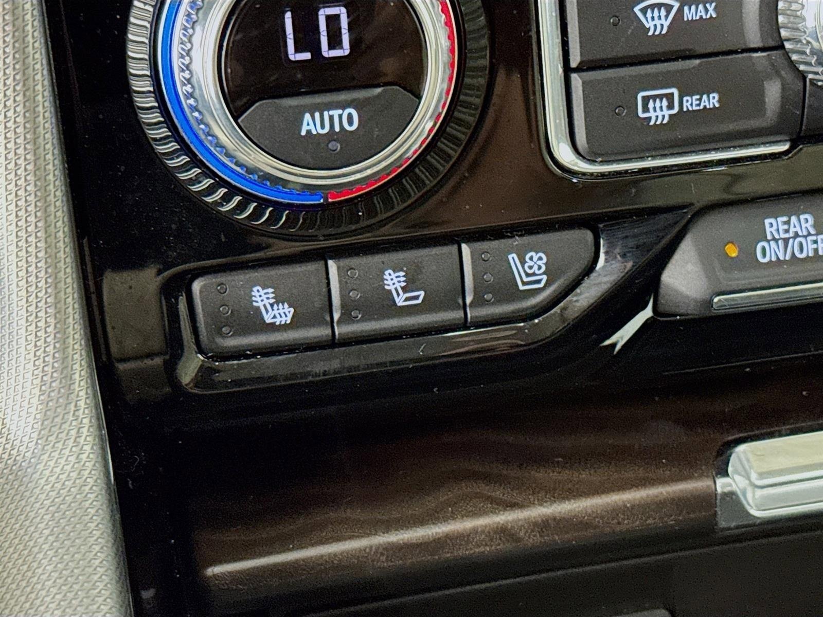 Certified 2021 GMC Yukon Denali w/ Denali Ultimate Package image 23