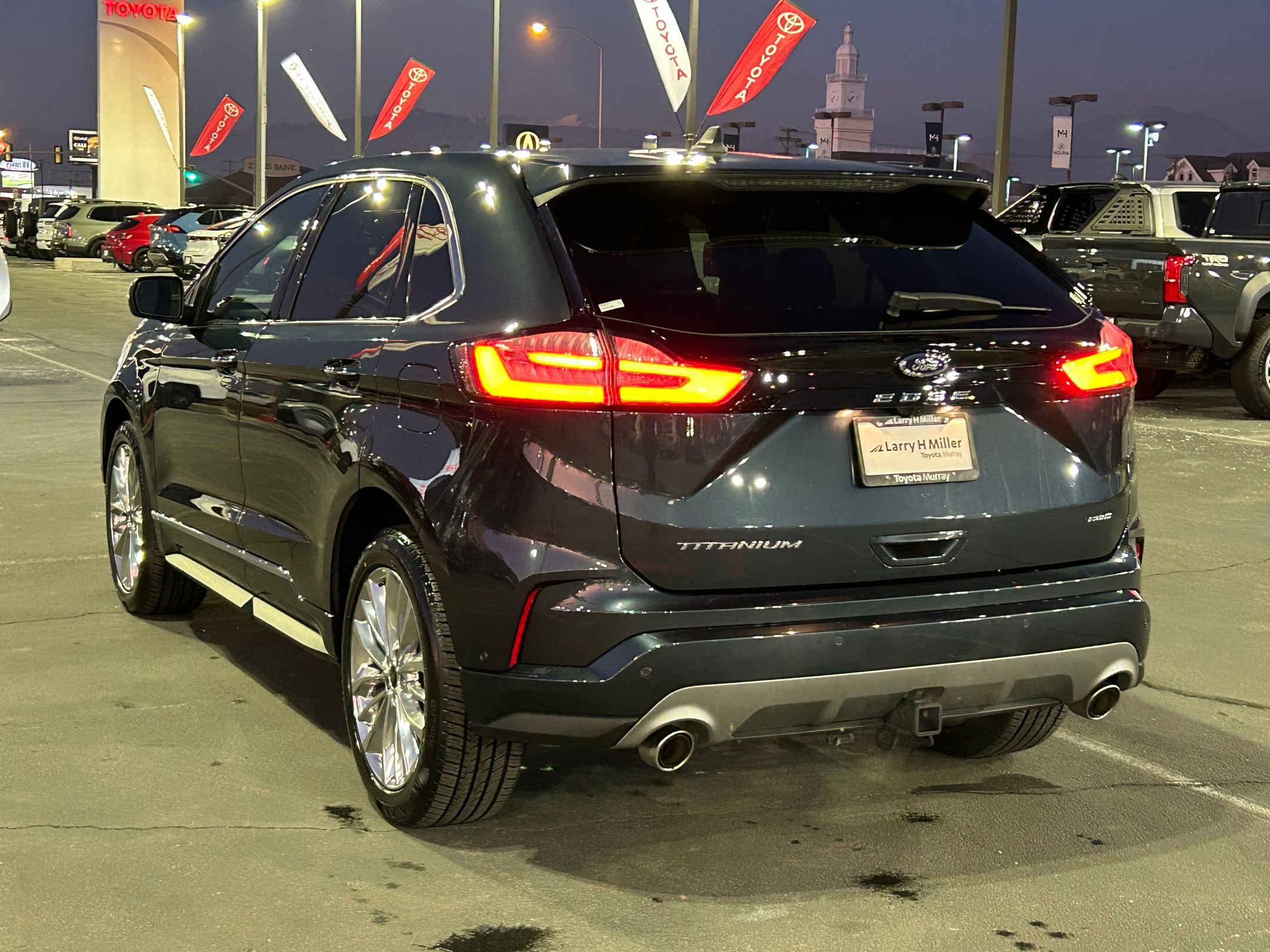 Used 2024 Ford Edge Titanium w/ Titanium Elite Package image 3