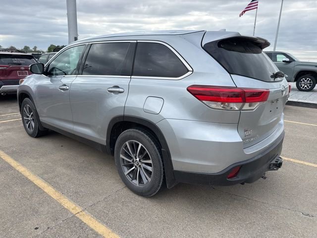 Used 2019 Toyota Highlander XLE AWD/4WD image 6