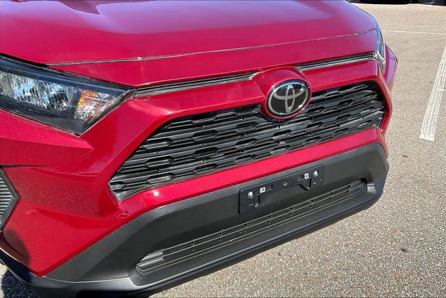 Used 2019 Toyota RAV4 LE image 5
