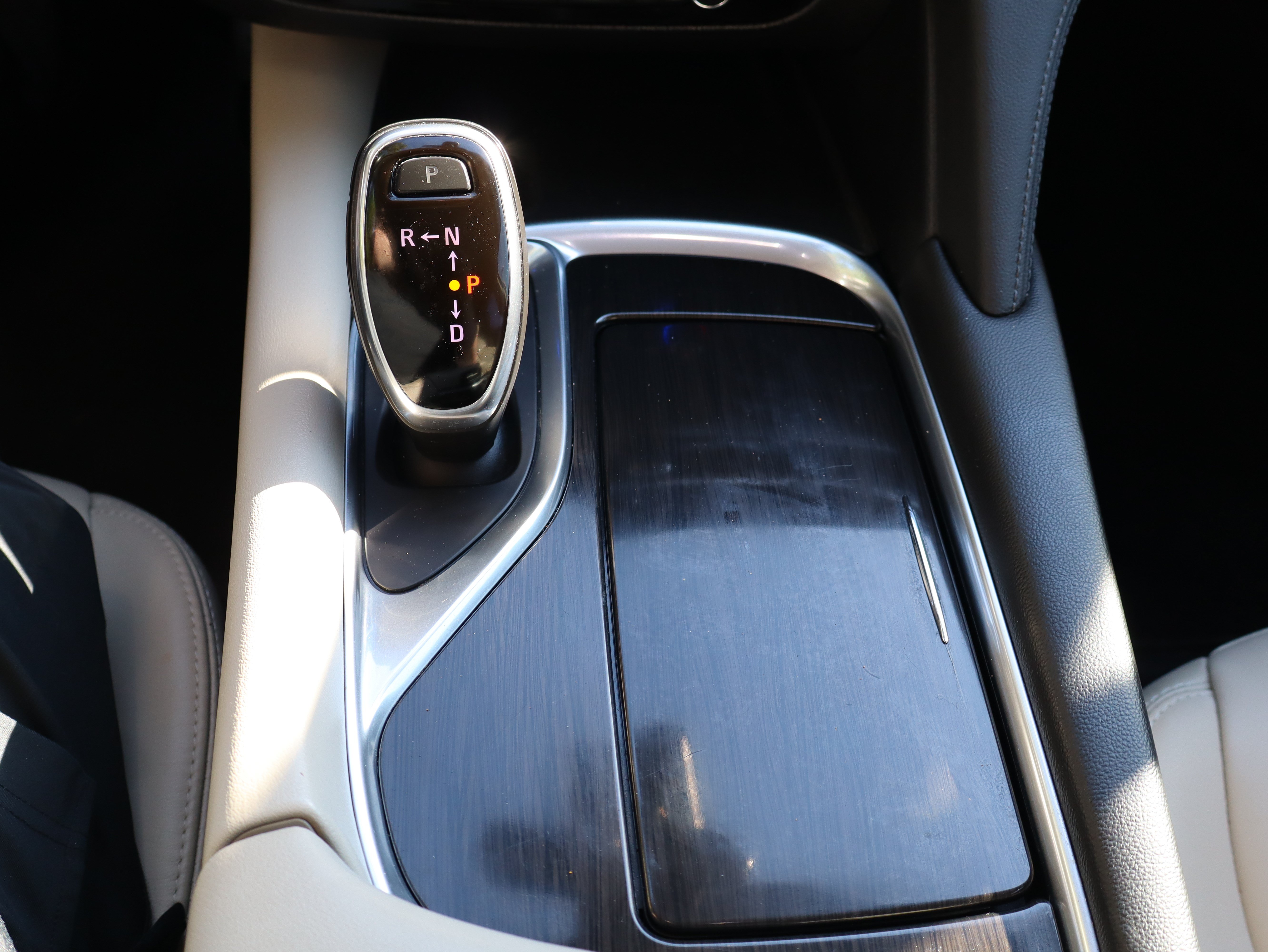Used 2019 Buick Enclave Essence FWD image 35