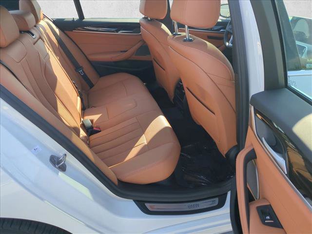 Used 2023 BMW 540i w/ Premium Package image 21