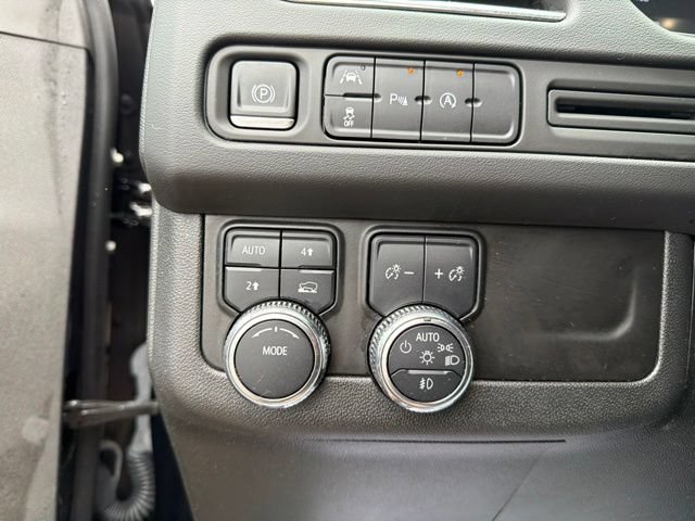 Certified 2023 GMC Yukon XL SLT AWD/4WD image 16